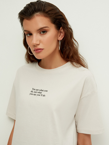 

Футболка женская ZARINA 2265547454 бежевая XL, 2265547454