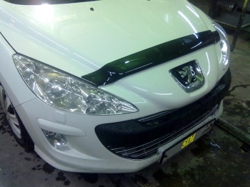 

Дефлектор капота черный для Peugeot 308 (2007-2021)