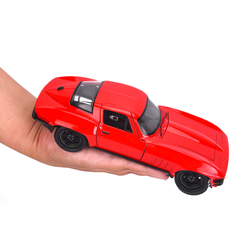 

Масштабная модель автомобиля Chevrolet Corvette 1/32 red