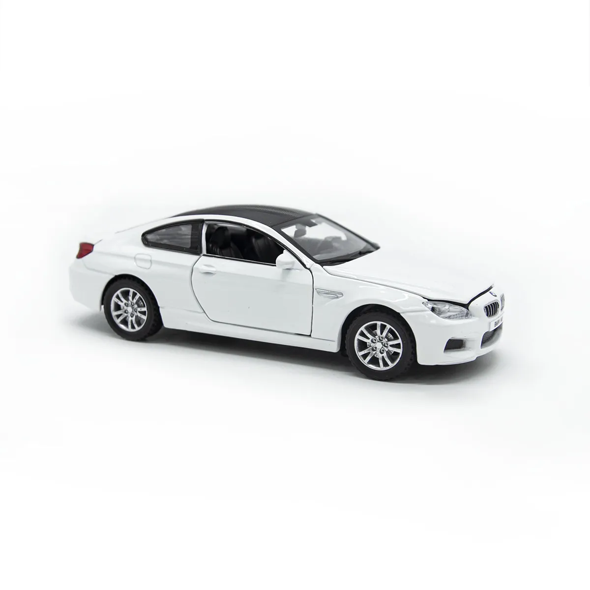 

Масштабная модель автомобиля BMW M6 в масштабе 1/32 white