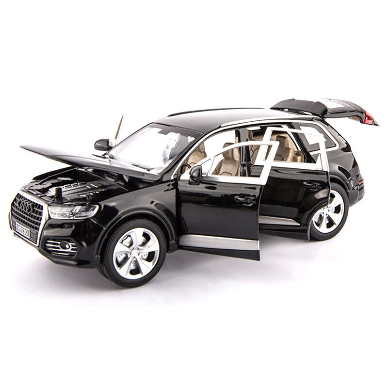 

Масштабная модель автомобиля Audi Q7 в масштабе 1/24 black
