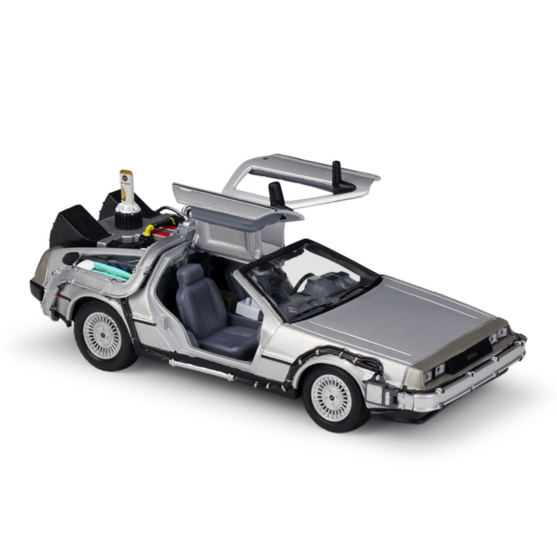 

Коллекционная модель DeLorean DMC 12 Назад в Будущее 1:24