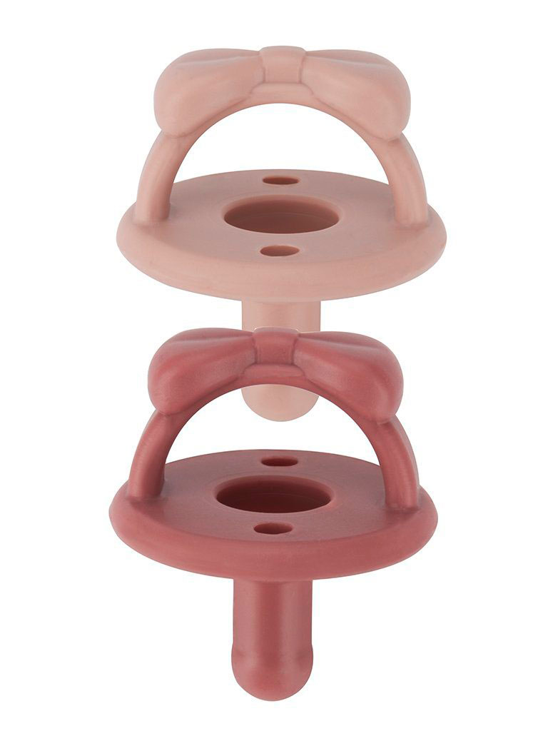 

Пустышки силиконовые Itzy Ritzy Sweetie Soother Clay and Rosewood Bows 2 шт., Пустышки силиконовые 2 шт. Itzy Ritzy Sweetie Soother Clay and Rosewood Bows