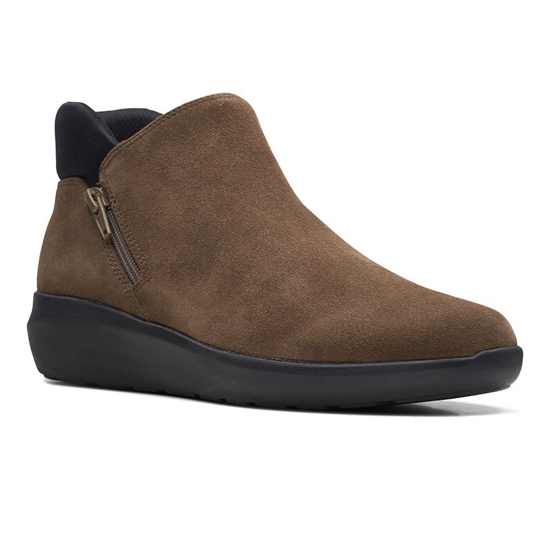 Ботинки женские Clarks 26168095 зеленые 40 EU