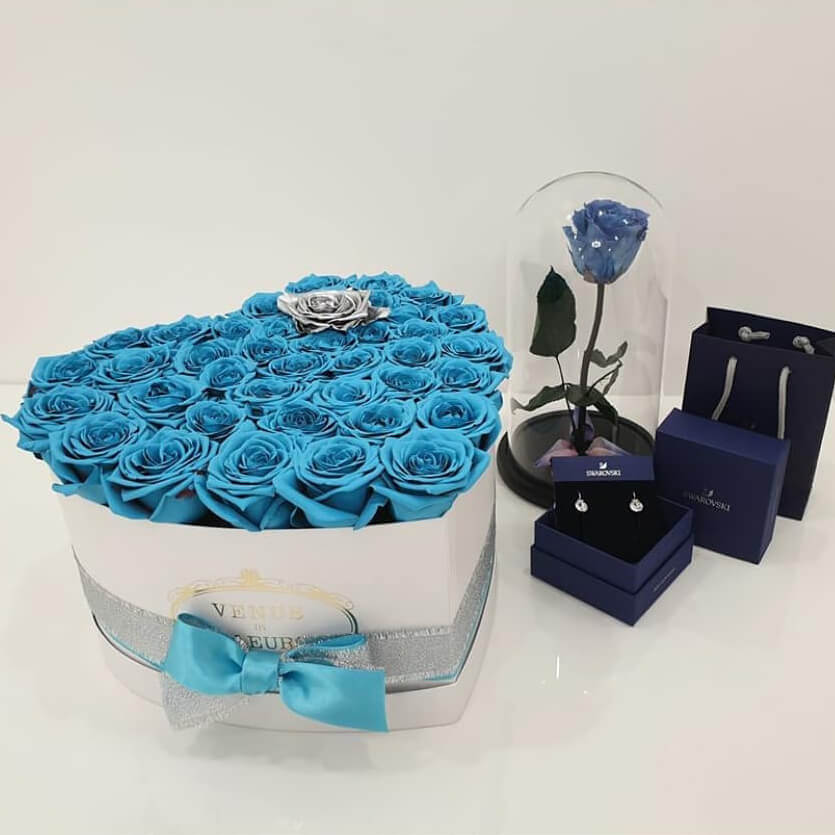 

Цветы в коробке Venus in Fleurs Голубые розы в коробке "Лазурная стрела Амура" 808752, Голубые розы в коробке "Лазурная стрела Амура"