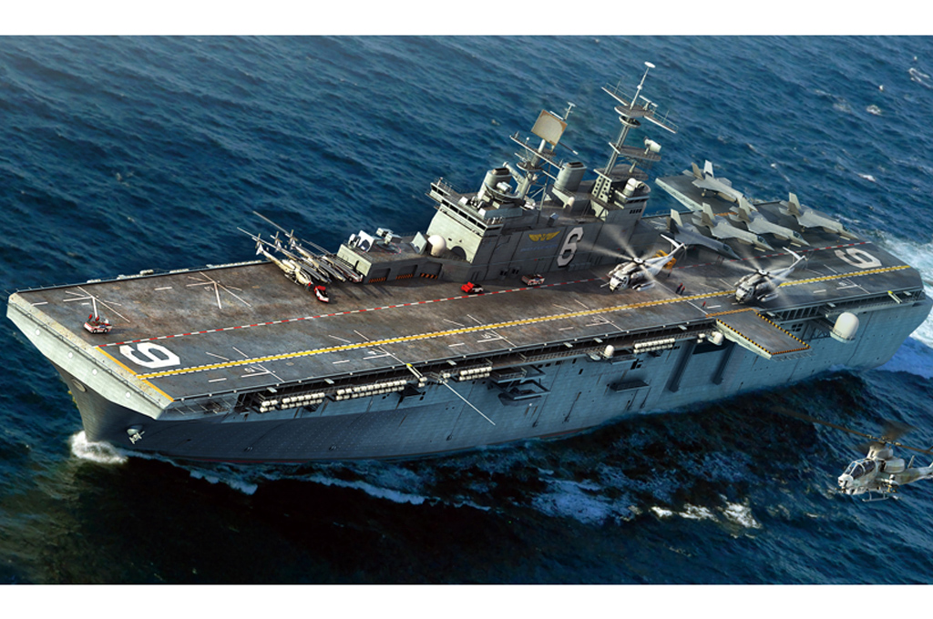 

Сборная модель Hobby Boss 1/700 LHD-6 USS Bonhomme Richard 83407