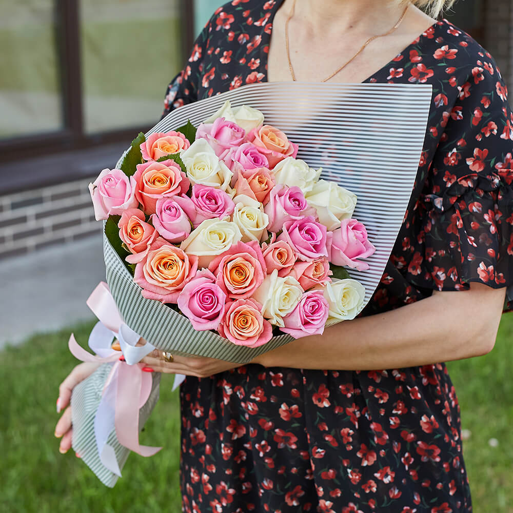 

Монобукеты Venus in Fleurs 25 нежных роз в букете 809984, 25 нежных роз в букете