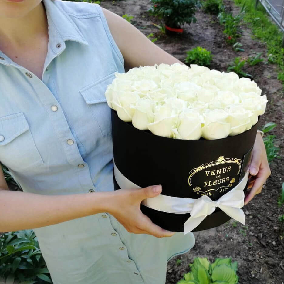 

Цветы в коробке Venus in Fleurs Белые розы в коробке 808175, Белые розы в коробке