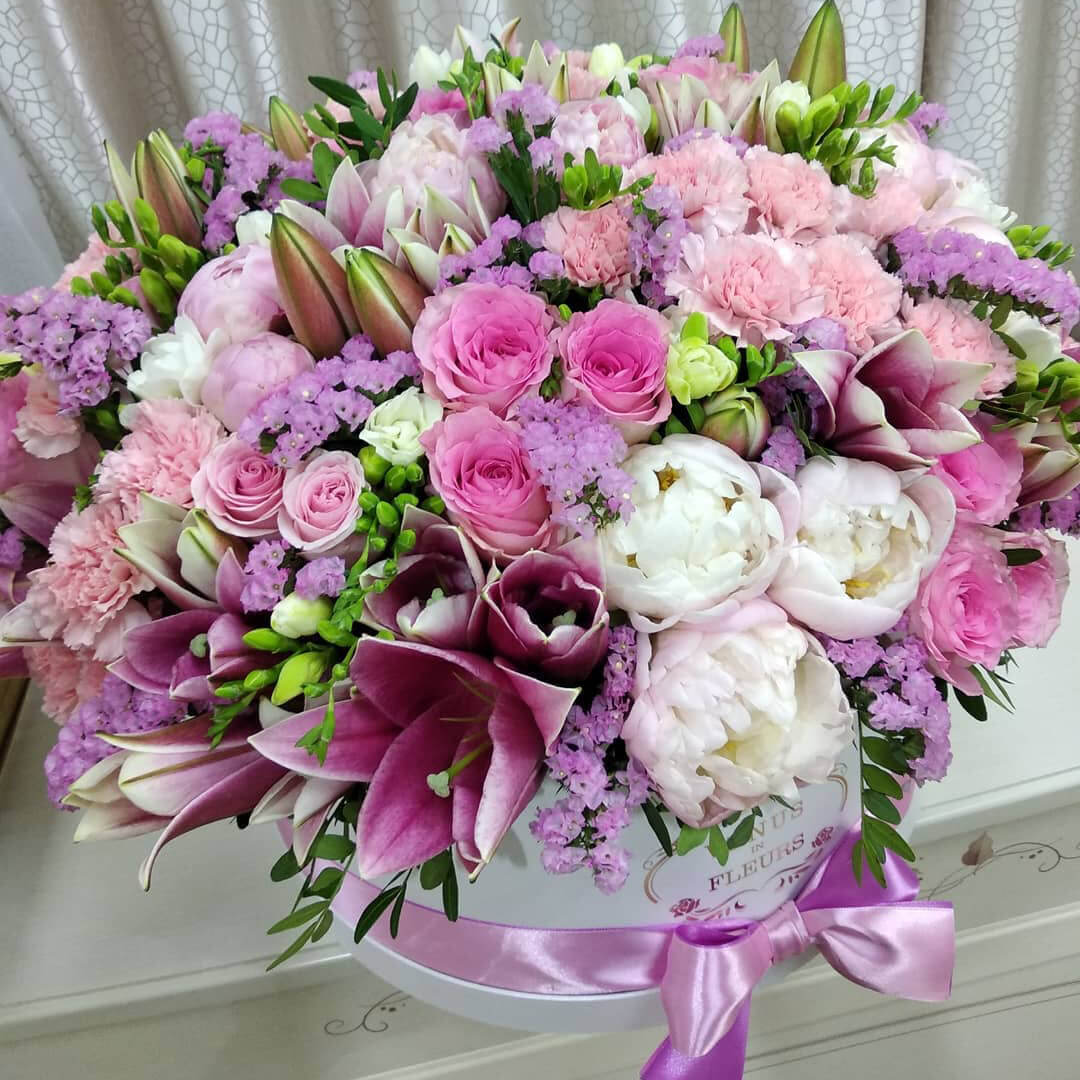 

Цветы в коробке Venus in Fleurs Цветочная композиция "Аромат нежности" 809103, Цветочная композиция "Аромат нежности"