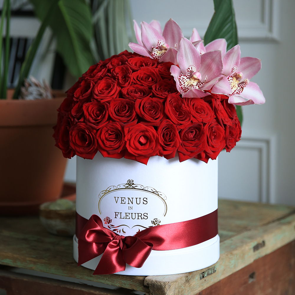 

Цветы в коробке Venus in Fleurs Романтичный букет в коробке 808179, Романтичный букет в коробке