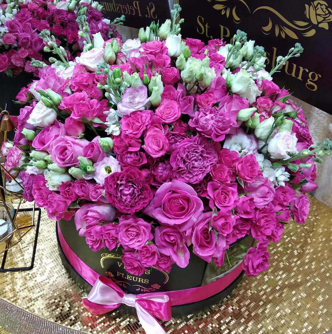 

Цветы в коробке Venus in Fleurs Цветочная композиция "Малиновый рассвет" 808749, Цветочная композиция "Малиновый рассвет"