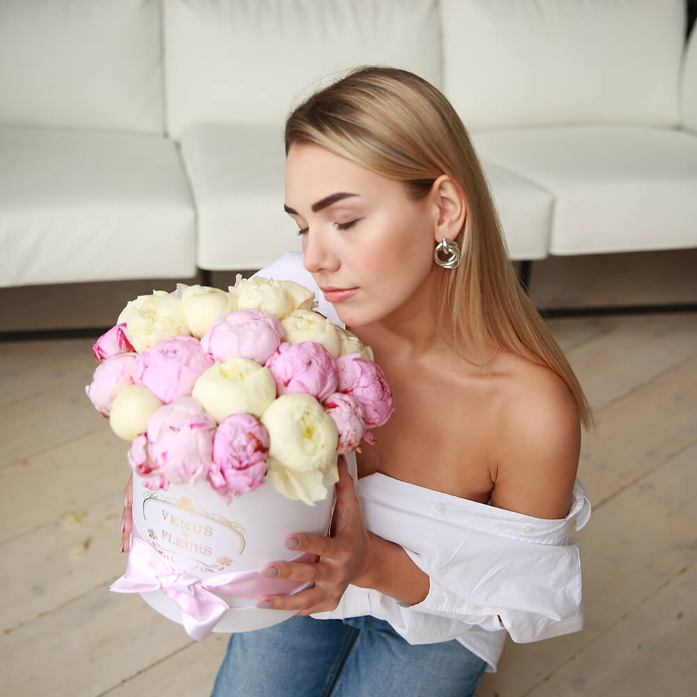 

Цветы в коробке Venus in Fleurs Пионы в коробке "Softness" 808653, Пионы в коробке "Softness"