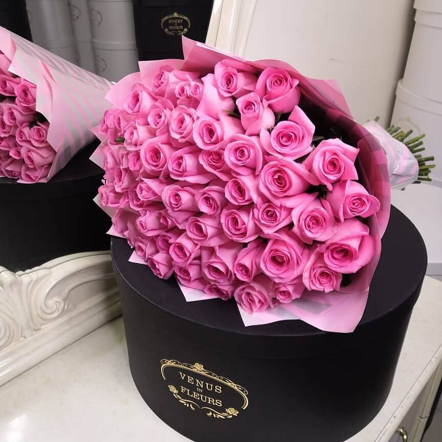 

Монобукеты Venus in Fleurs Букет розовых роз - 60 см 808425, Букет розовых роз - 60 см