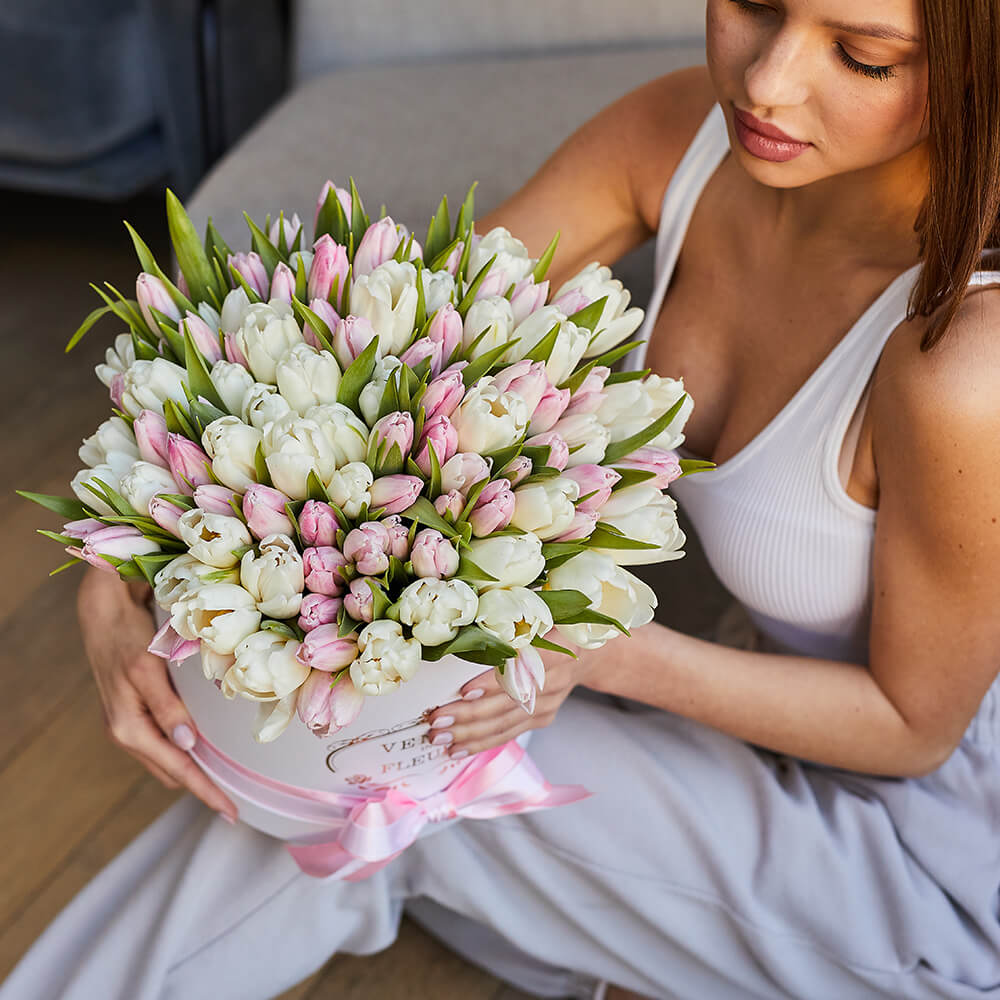 

Цветы в коробке Venus in Fleurs Нежные тюльпаны в коробке 808101, Нежные тюльпаны в коробке