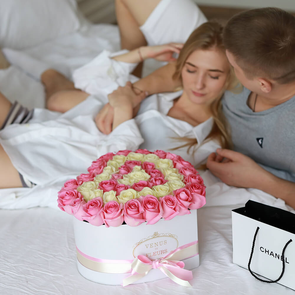 

Цветы в коробке Venus in Fleurs Букет из роз "Сама нежность" 808185, Букет из роз "Сама нежность"