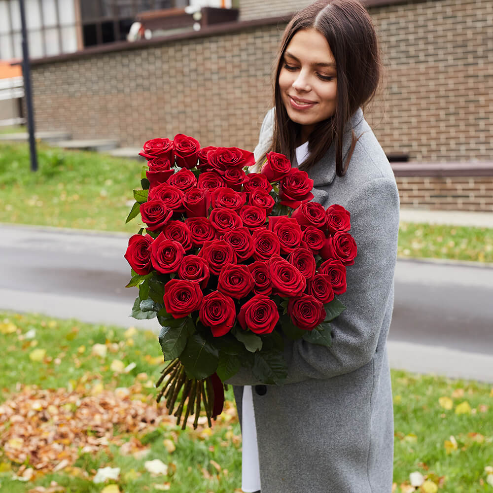 

Монобукеты Venus in Fleurs Букет красных роз - 51 шт 811219, Букет красных роз - 51 шт