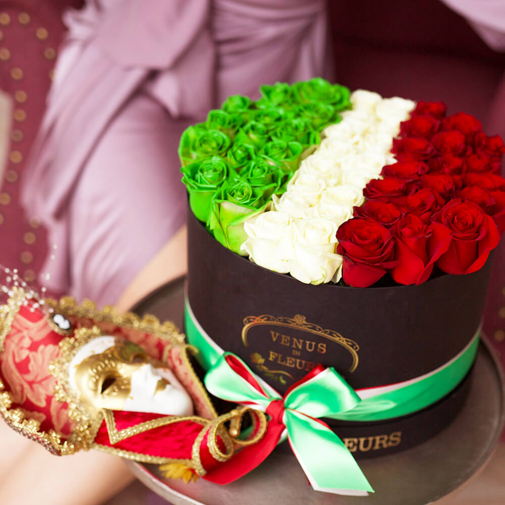 

Цветы в коробке Venus in Fleurs Розы в коробке "Флаг Италии" 808229, Розы в коробке "Флаг Италии"