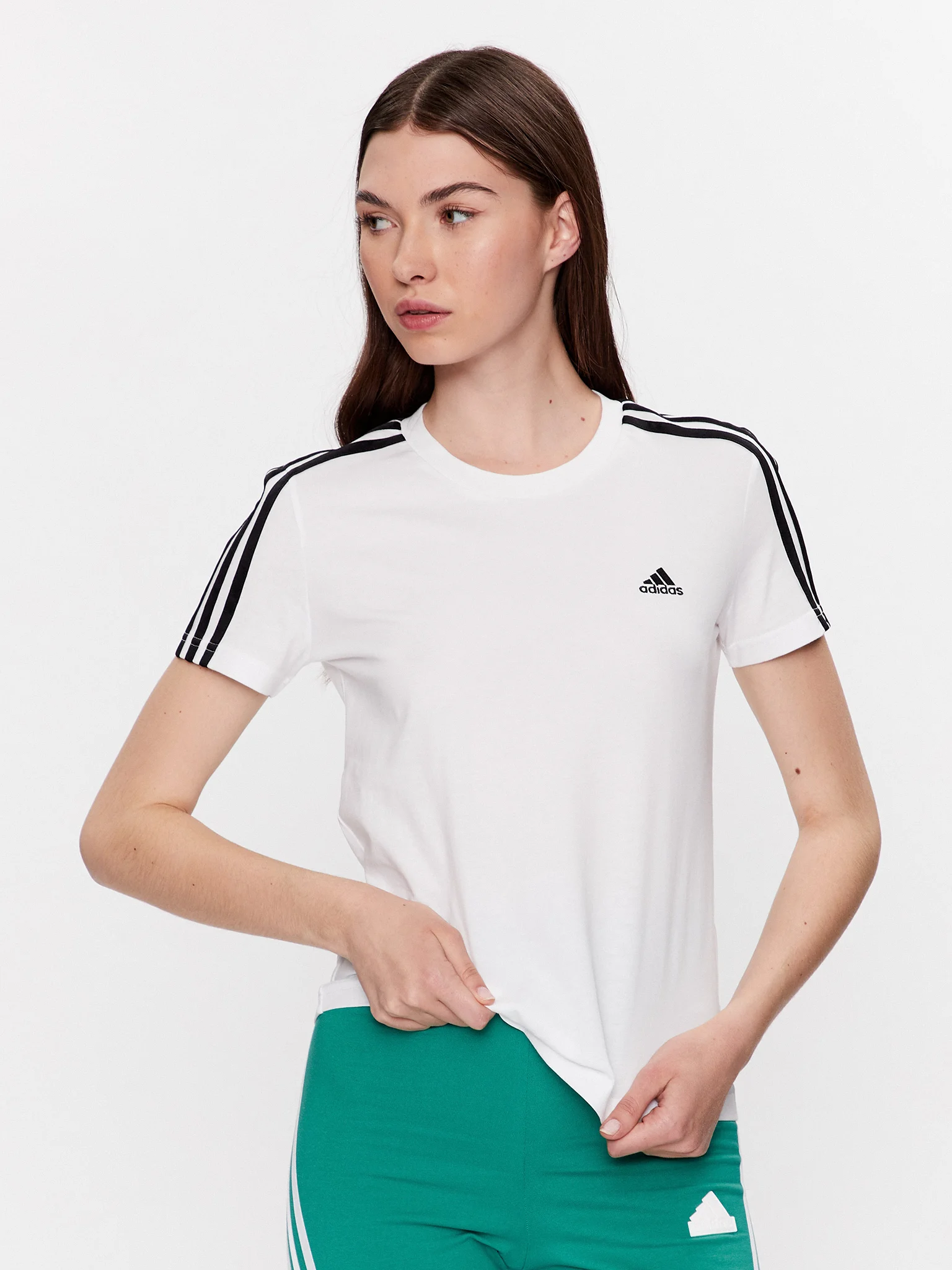 

Футболка женская Adidas 0000301697787 белая L (доставка из-за рубежа), Белый, 0000301697787