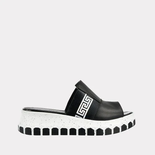

Сабо женские Versiya shop G019 2083 черные 39 RU, G019 2083