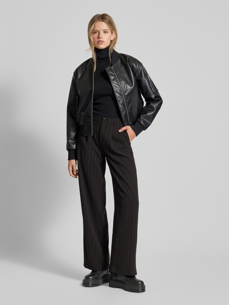 

Брюки женские Calvin Klein Jeans J20J224261 черные 24, Черный, J20J224261