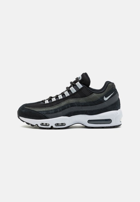 

Кроссовки мужские Nike Air Max 95 Essential черные 38.5 EU (доставка из-за рубежа), Черный, Air Max 95 Essential