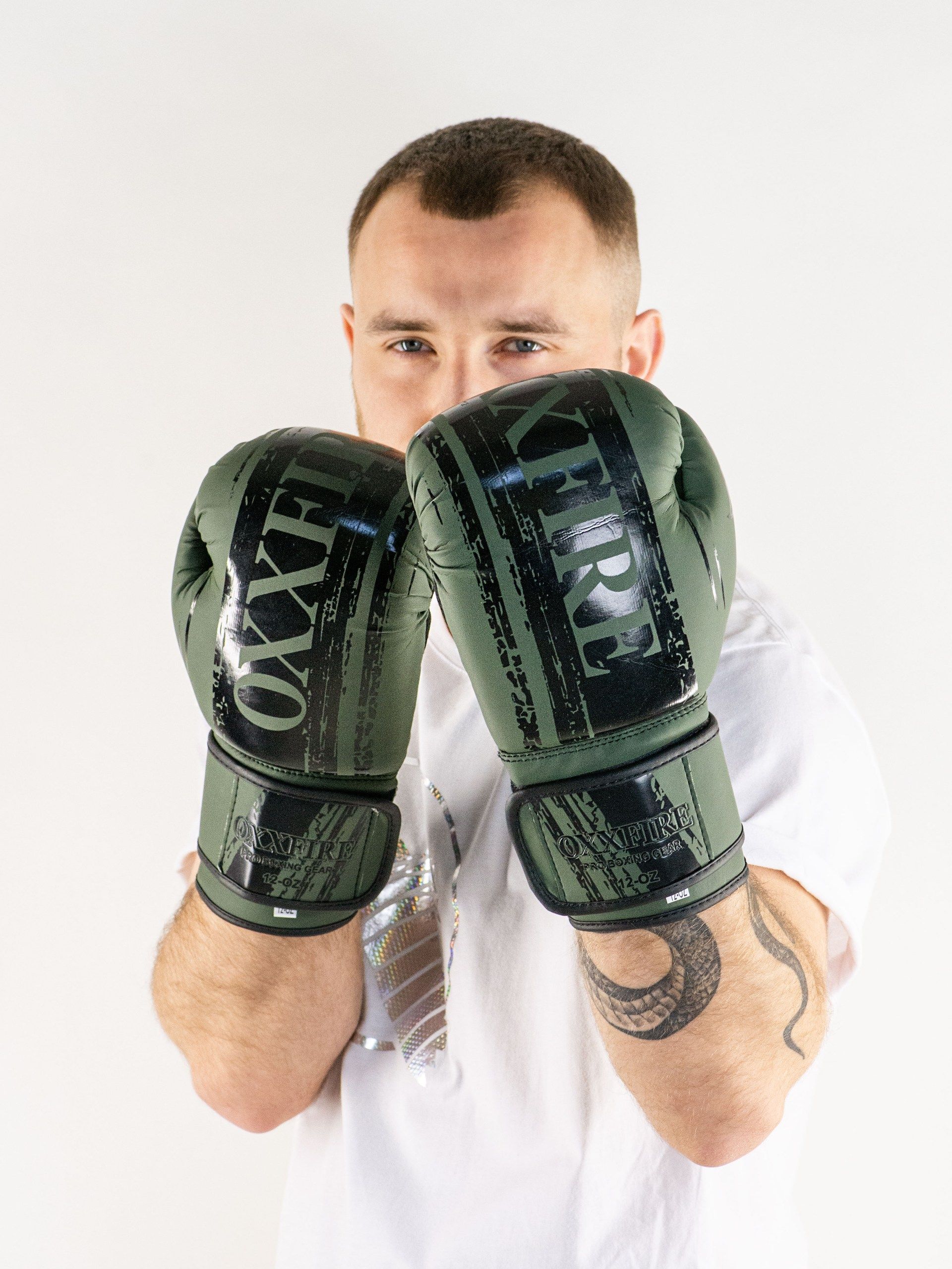 Боксерские перчатки OXXFIRE Muay Thai PRO, PVC оливковые 8 oz