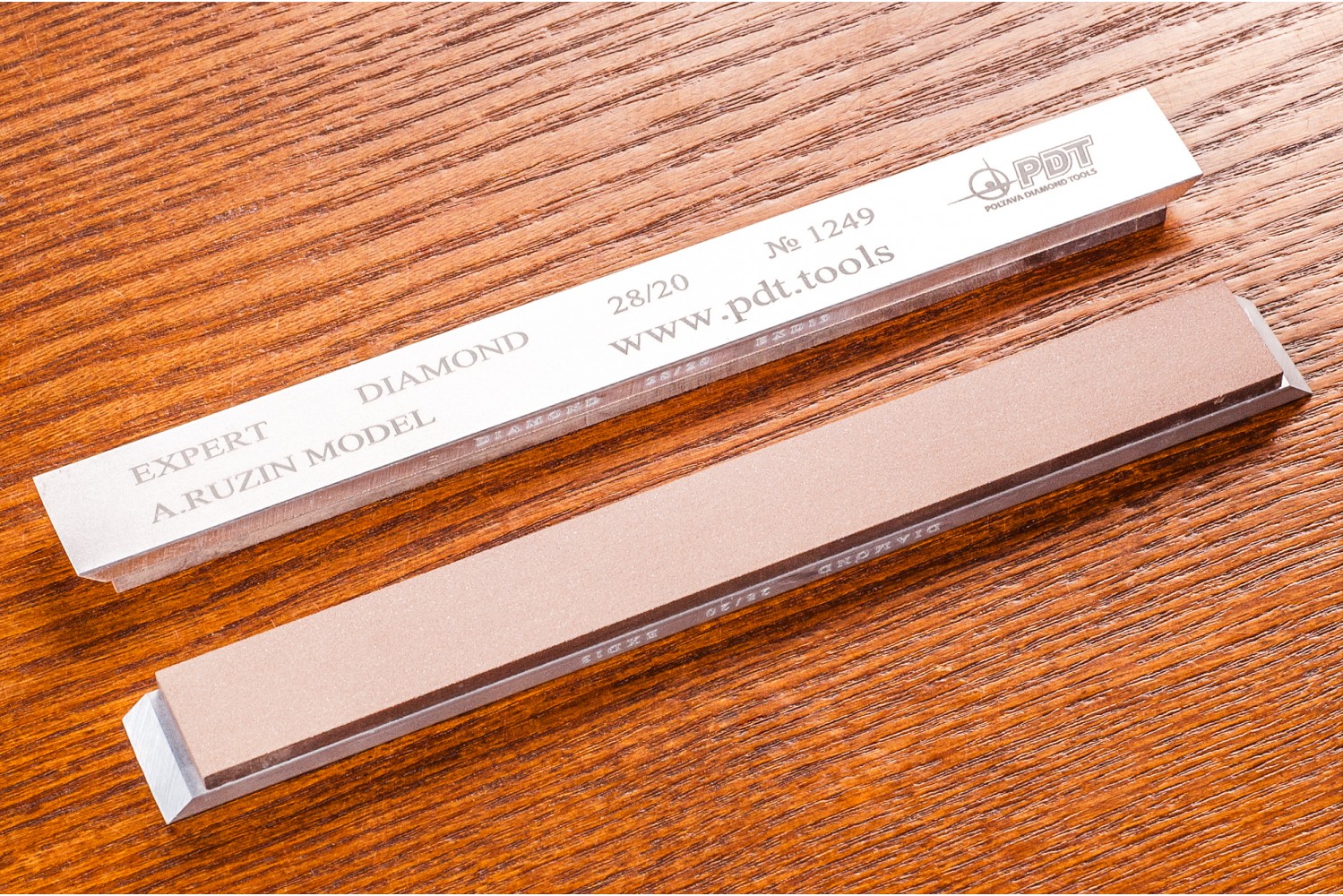 Алмазный брусок для заточки PDT EXPERT 150-17-3мм 28/20 мкм на алюминиевом бланке насадка для заточки ножей и ножниц kwb