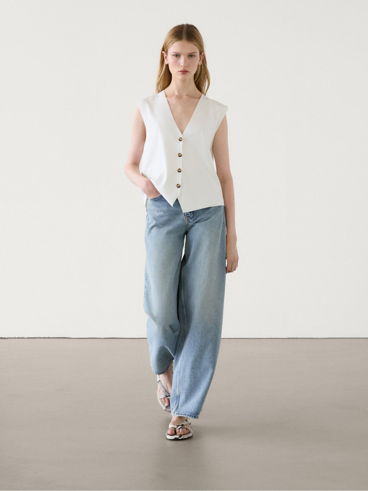 

Жилет женский Massimo Dutti 5624/514-I2024 белый XS, 5624/514-I2024