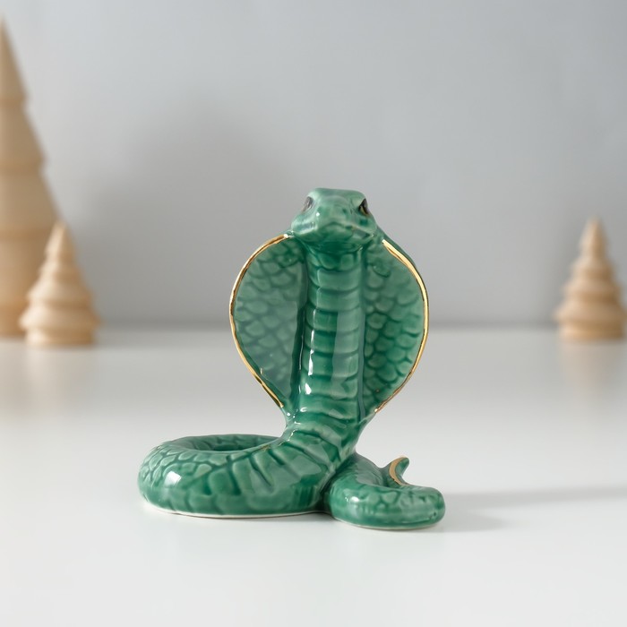 

Сувенир керамика Тёмно-зелёная кобра с золотом 4,7х8х7,5см 10498906