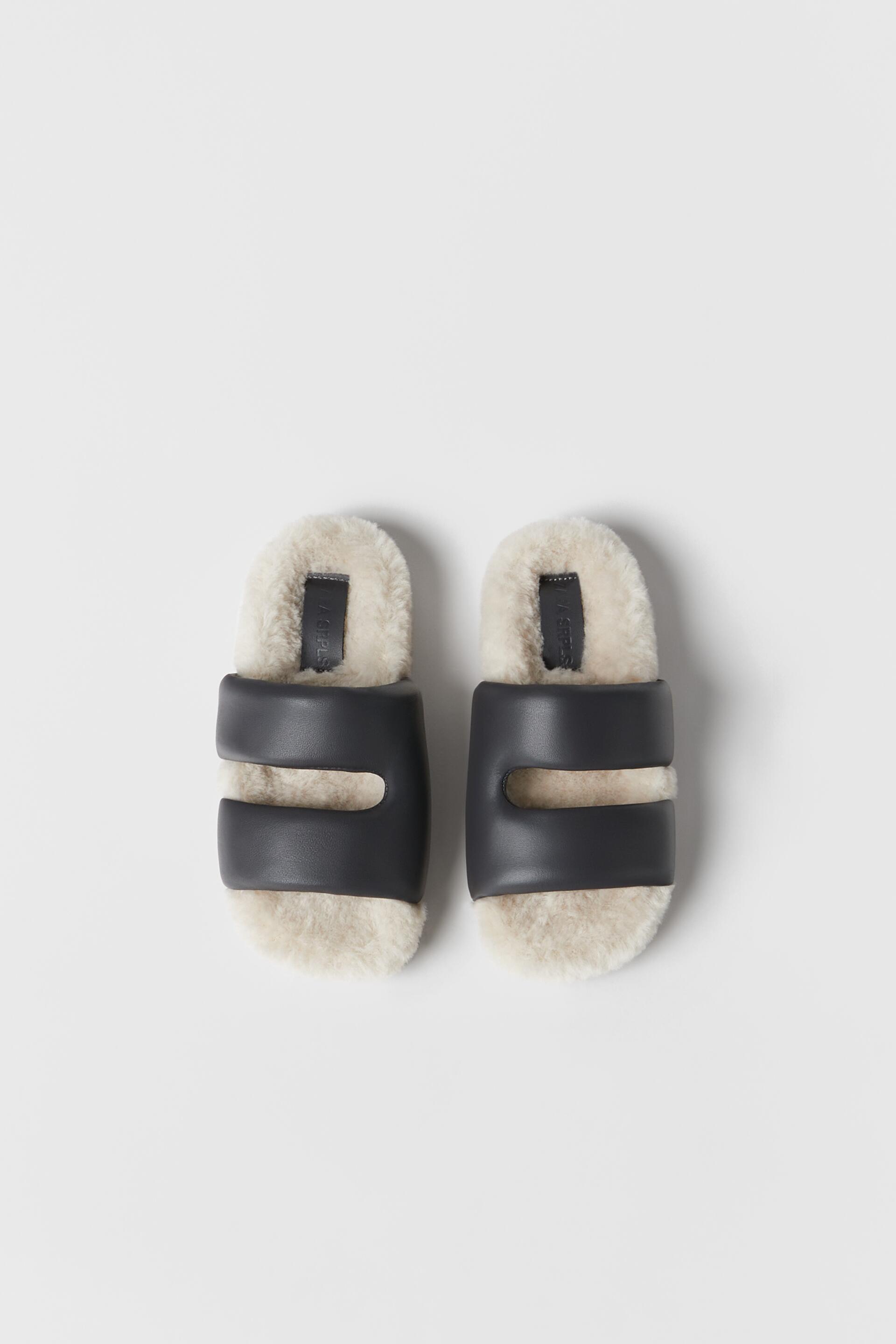 

Сандалии ZARA 1260903080239, серый, 39 (доставка из-за рубежа), 12609030802