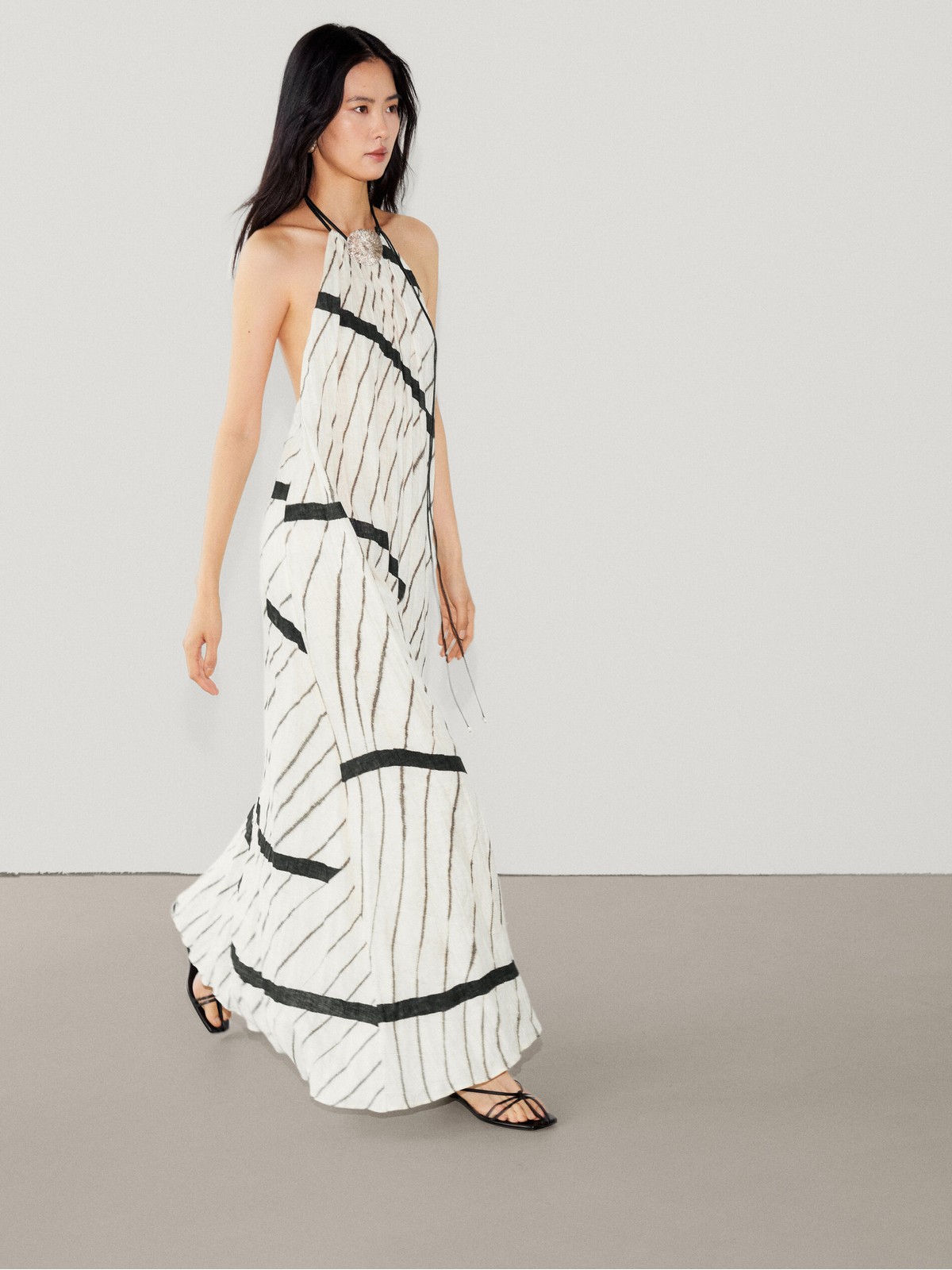 

Платье женское Massimo Dutti 6637/804-I2024 белое L, Белый, 6637/804-I2024