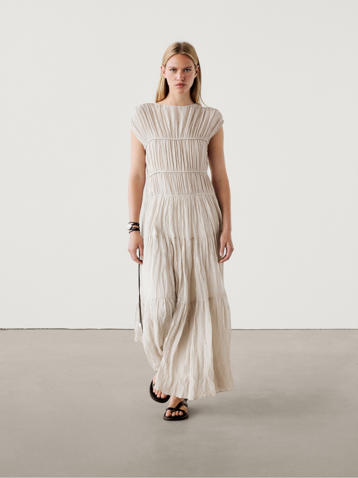 

Платье женское Massimo Dutti 6623/623-I2024 бежевое L, Бежевый, 6623/623-I2024