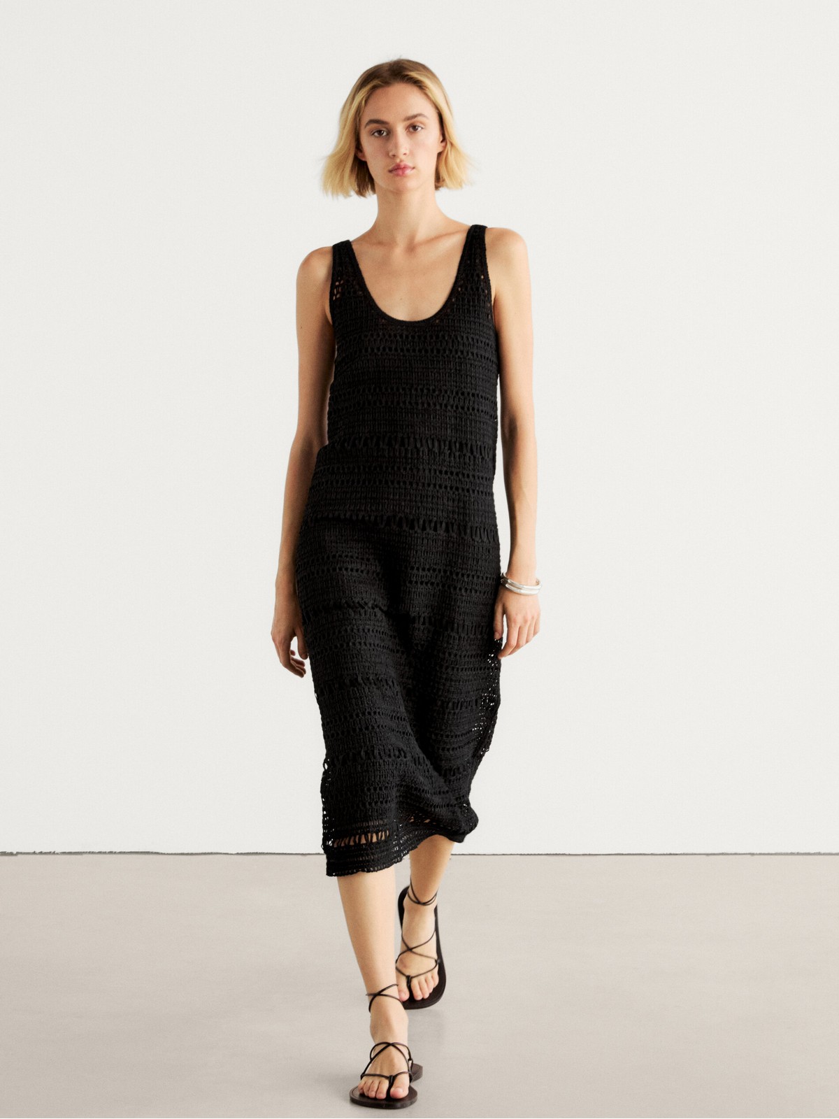 

Платье женское Massimo Dutti 6622/503-I2024 черное M, Черный, 6622/503-I2024