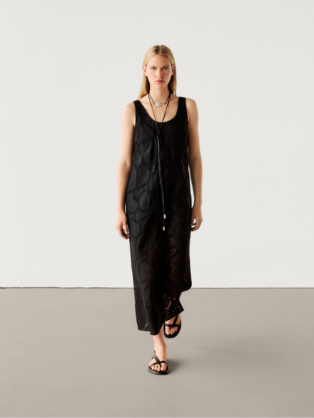 

Платье женское Massimo Dutti 6617/617-I2024 черное S, Черный, 6617/617-I2024