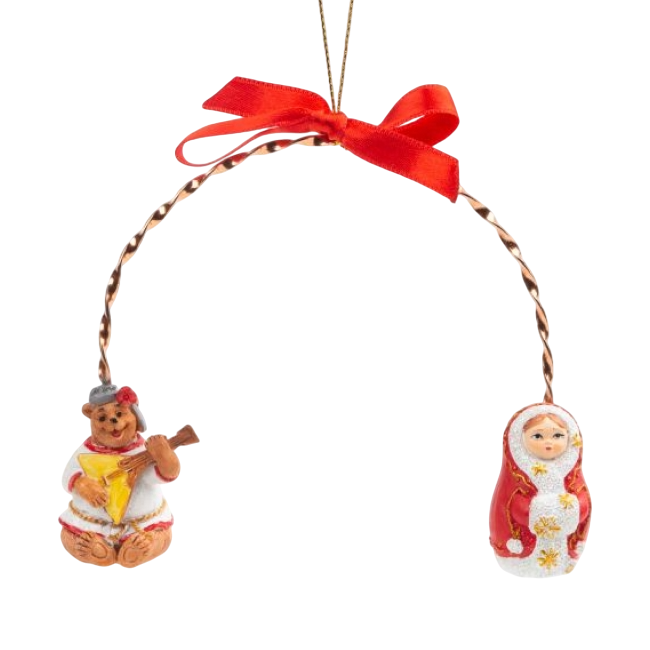 Новогоднее подвесное украшение Медведь и матрешка из полирезины 499₽