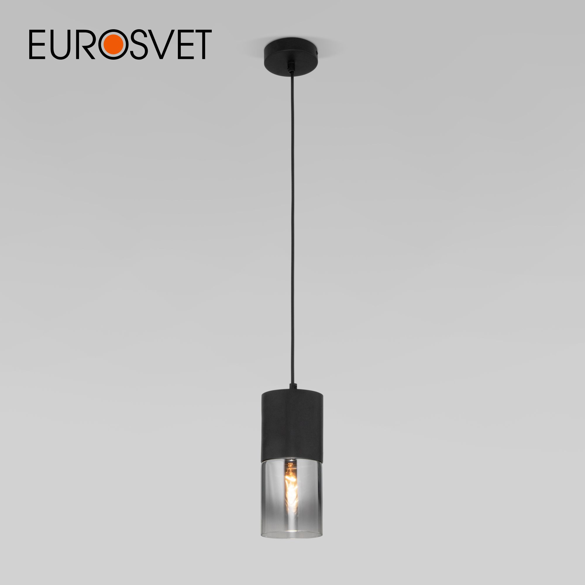 Подвесной светильник в черном цвете с плафоном из стекла Eurosvet 50233/1 Hosk черный