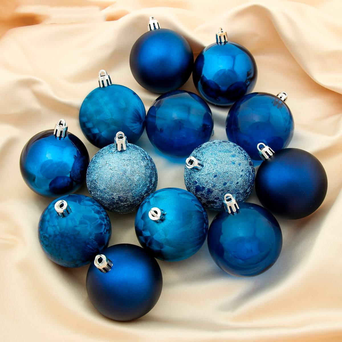 фото Набор елочных шаров зимнее волшебство преломление, d 6 см, 24 шт, синий