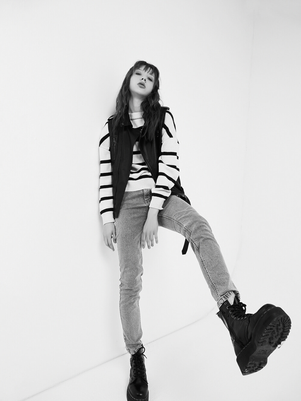 

Джемпер женский Incity 1.1.1.22.01.05.02061/006281 серый XS, 1.1.1.22.01.05.02061/006281