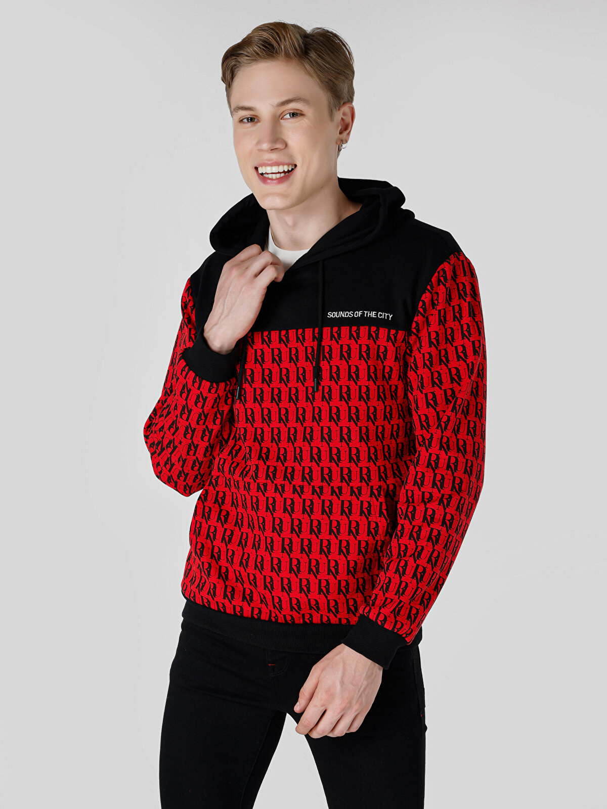 

Худи мужское Colin's CL1065895_Q1.V1 красное S, Красный, CL1065895_Q1.V1