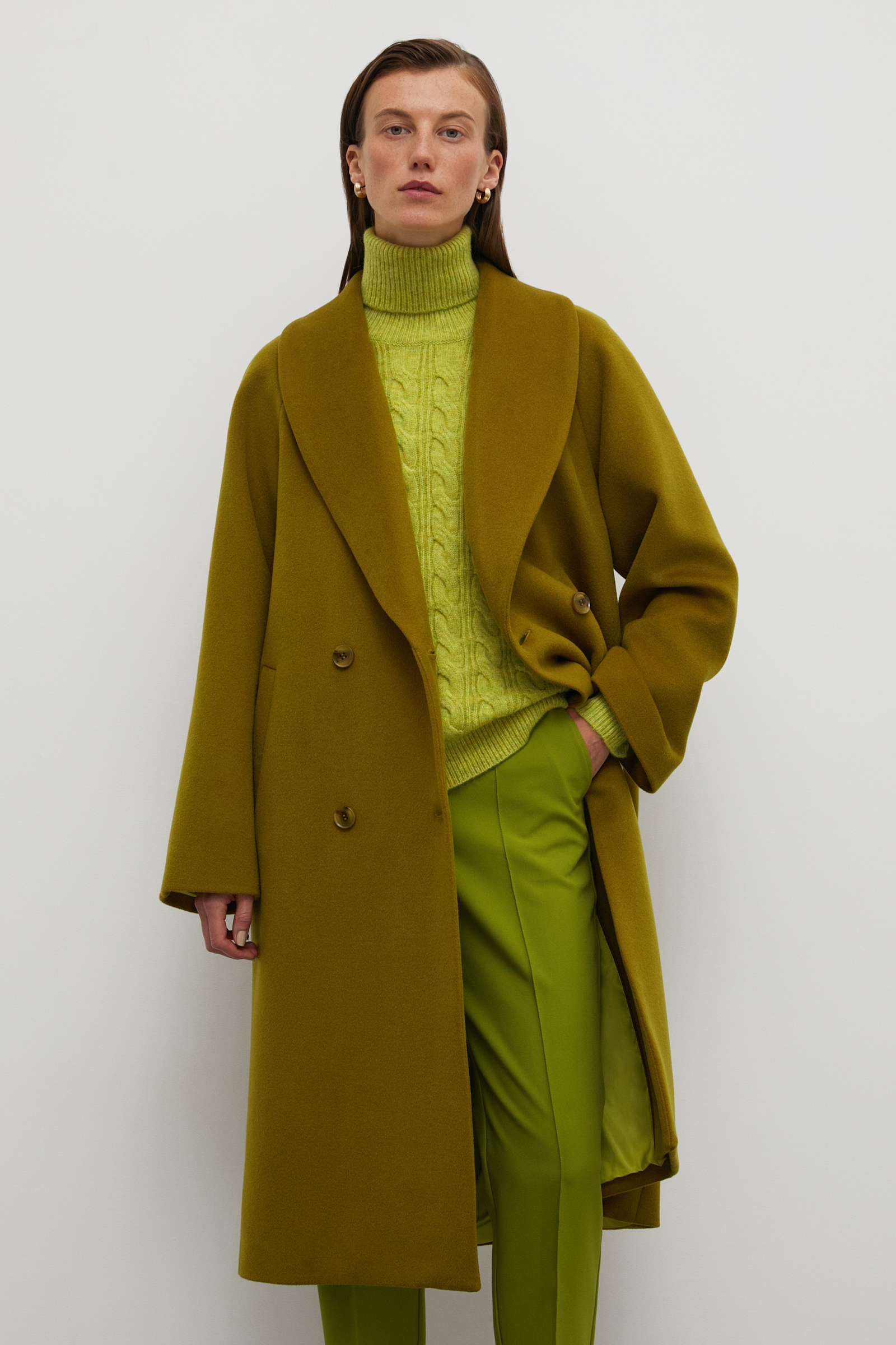Пальто женское Finn Flare FAC51031 зеленое XS