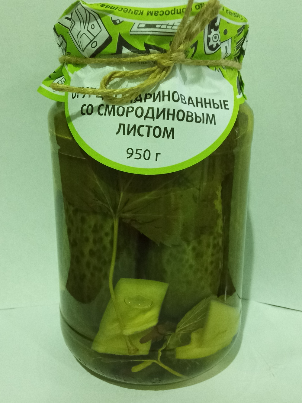 

Огурцы Погребок маринованные со смородиновым листом 950 г