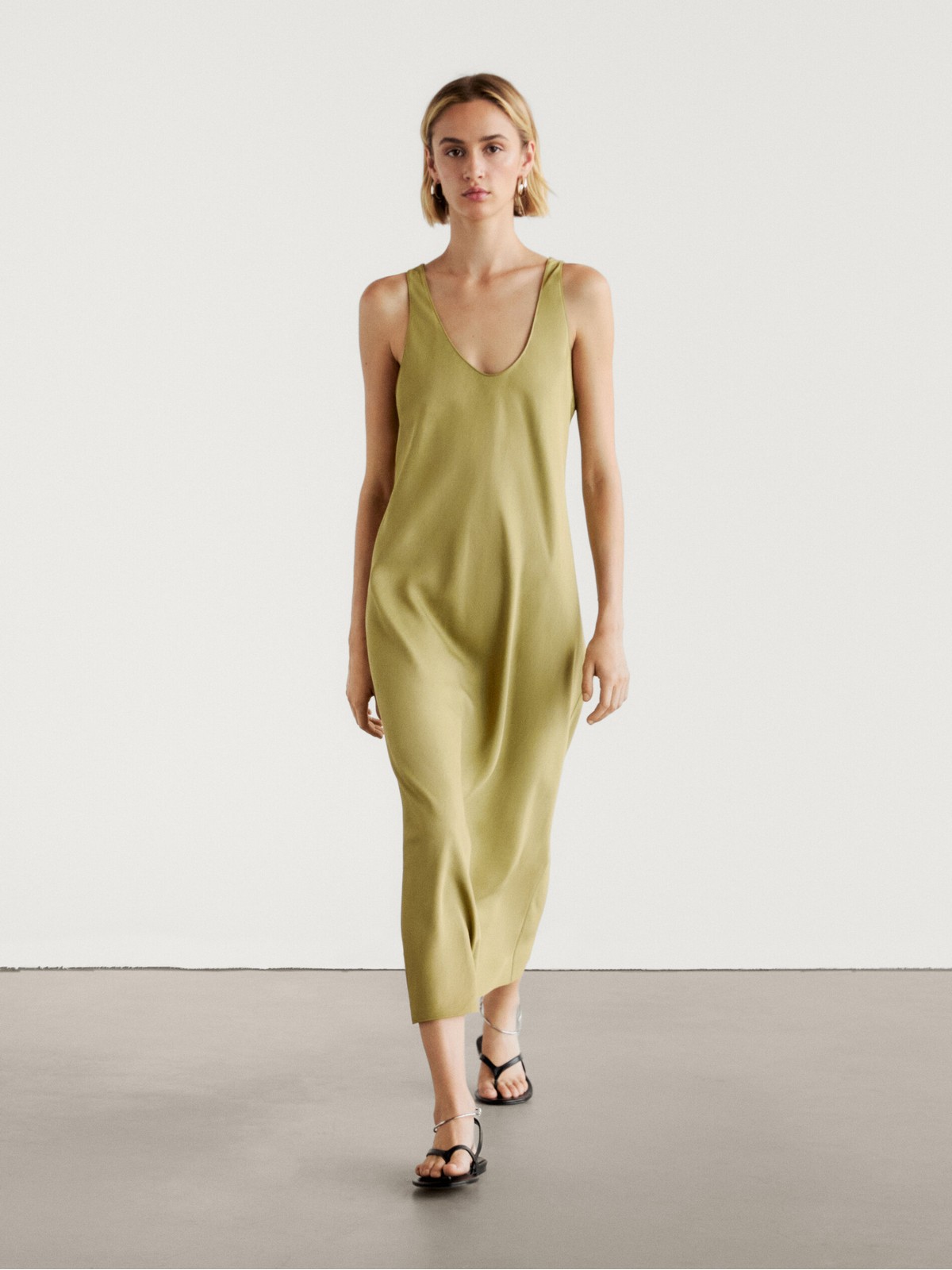 

Платье женское Massimo Dutti 6616/626-I2024 зеленое M, Зеленый, 6616/626-I2024