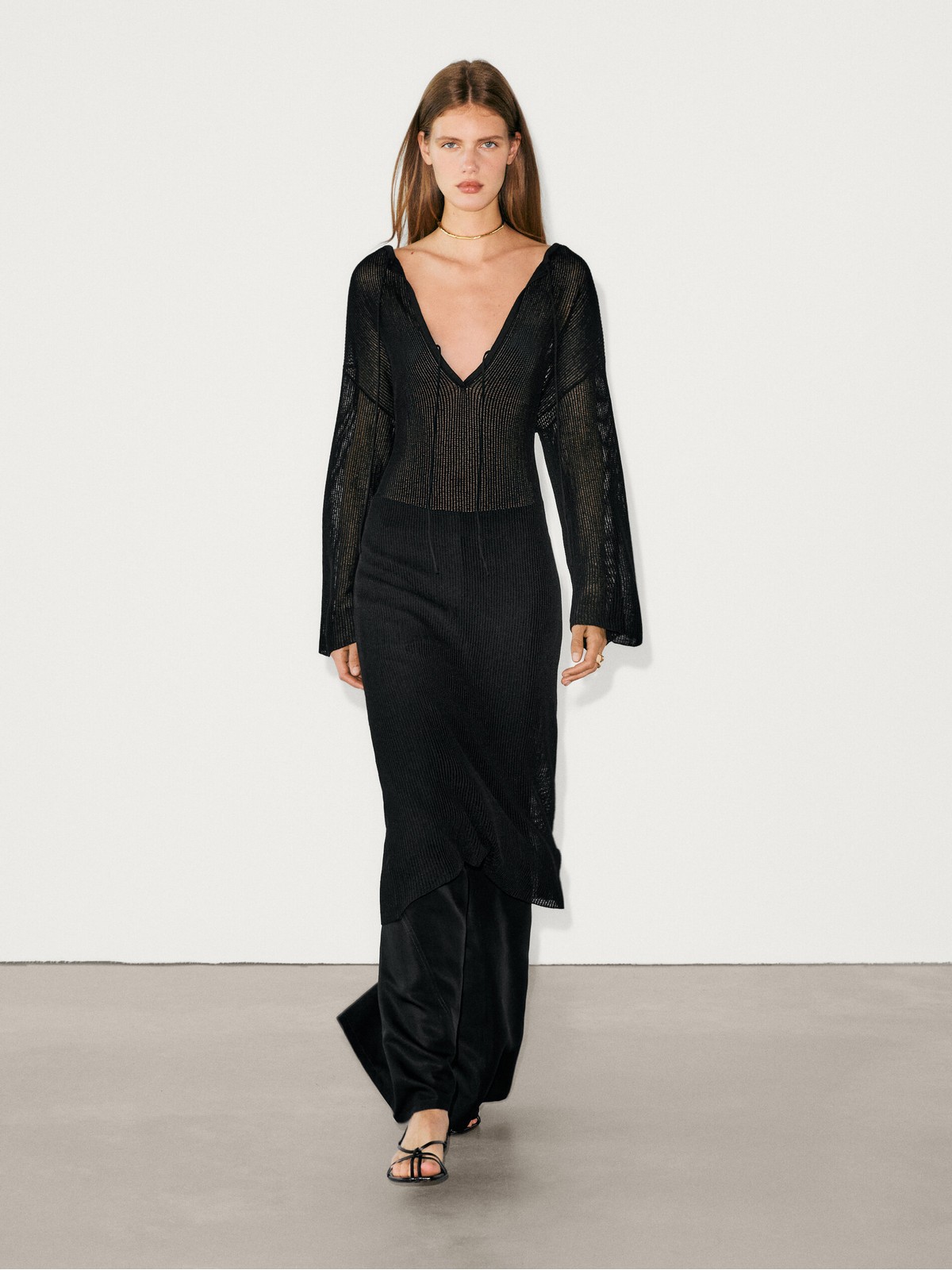 

Платье женское Massimo Dutti 6602/508-I2024 черное S, Черный, 6602/508-I2024