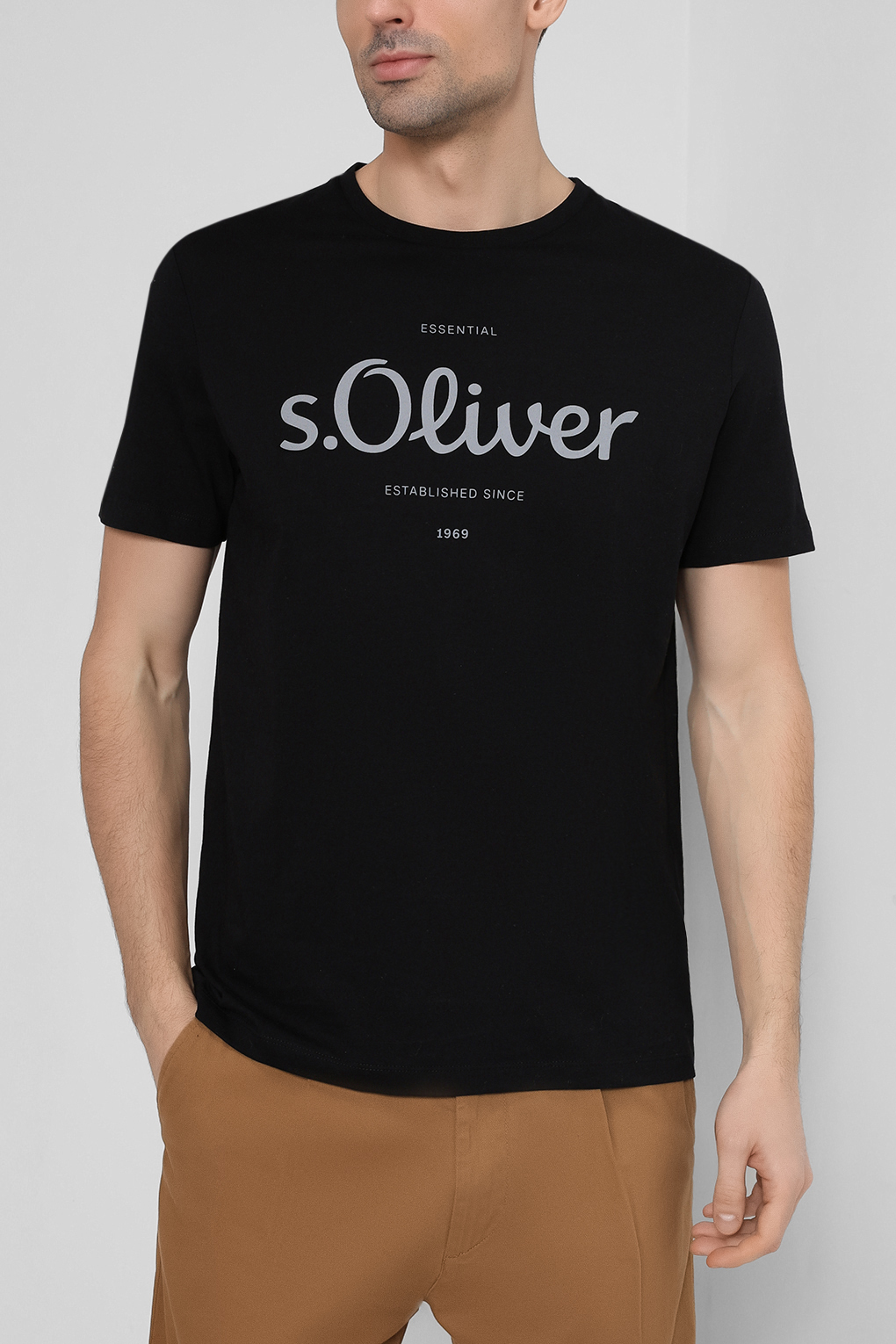 

Футболка мужская s.Oliver 130.11.899.12.130.2057432 черная 2XL, Черный, 130.11.899.12.130.2057432