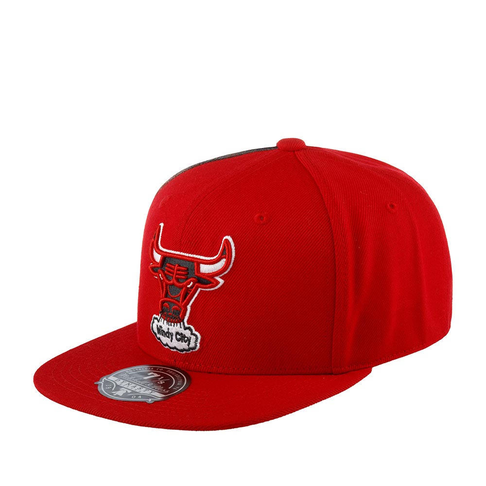 Бейсболка унисекс MITCHELL NESS HHSF2990-CBUYYPPPRED1 Chicago Bulls NBA красная, р. 57