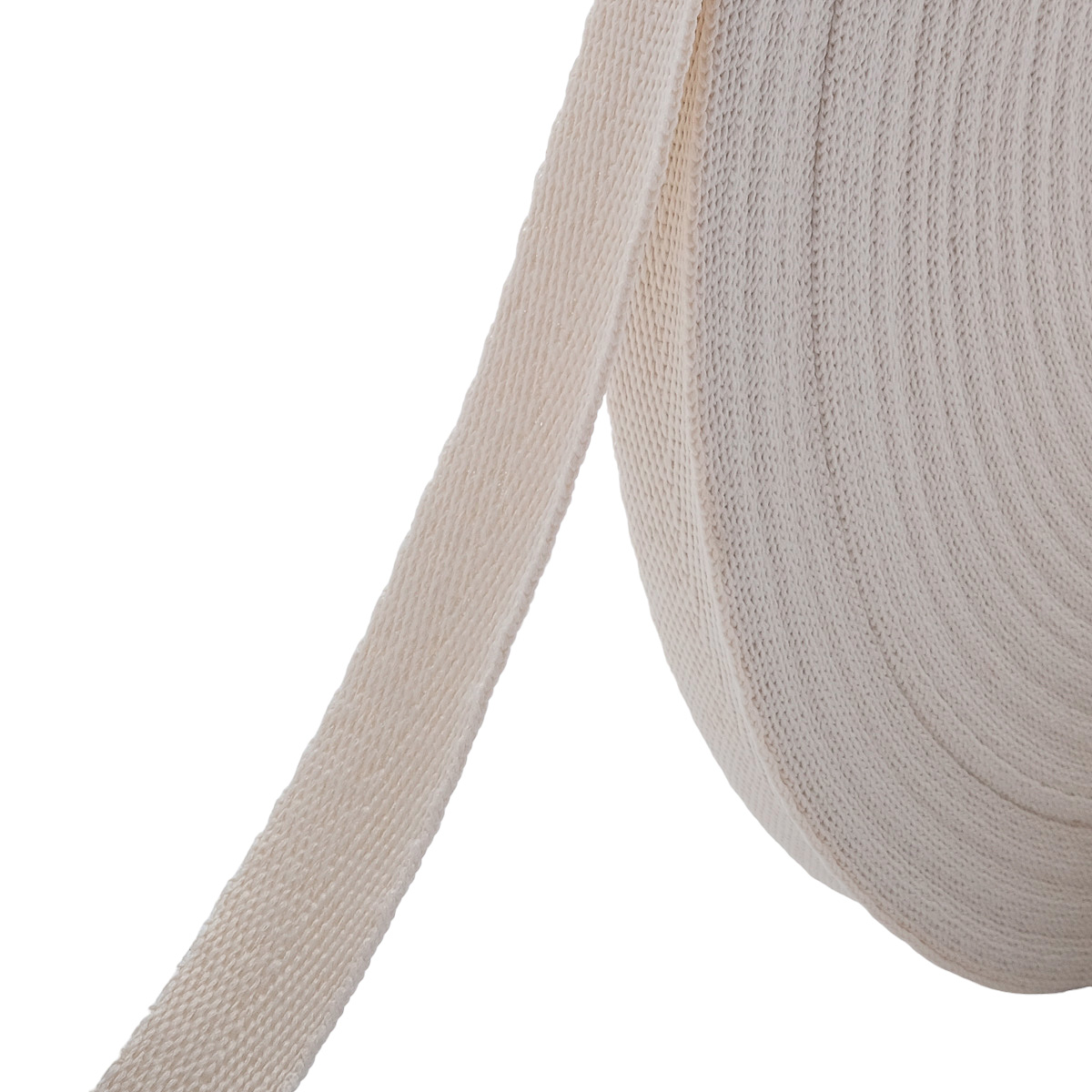 Лента киперная 3 гм 100 полиэфир 15мм50м 02 молочный 629₽