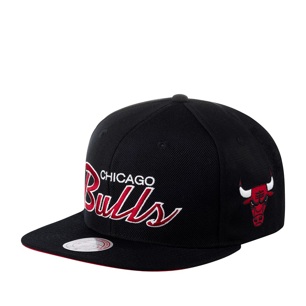 Бейсболка унисекс Mitchell&Ness HHSS3280-CBUYYPPPBLCK Chicago Bulls NBA черная, one size