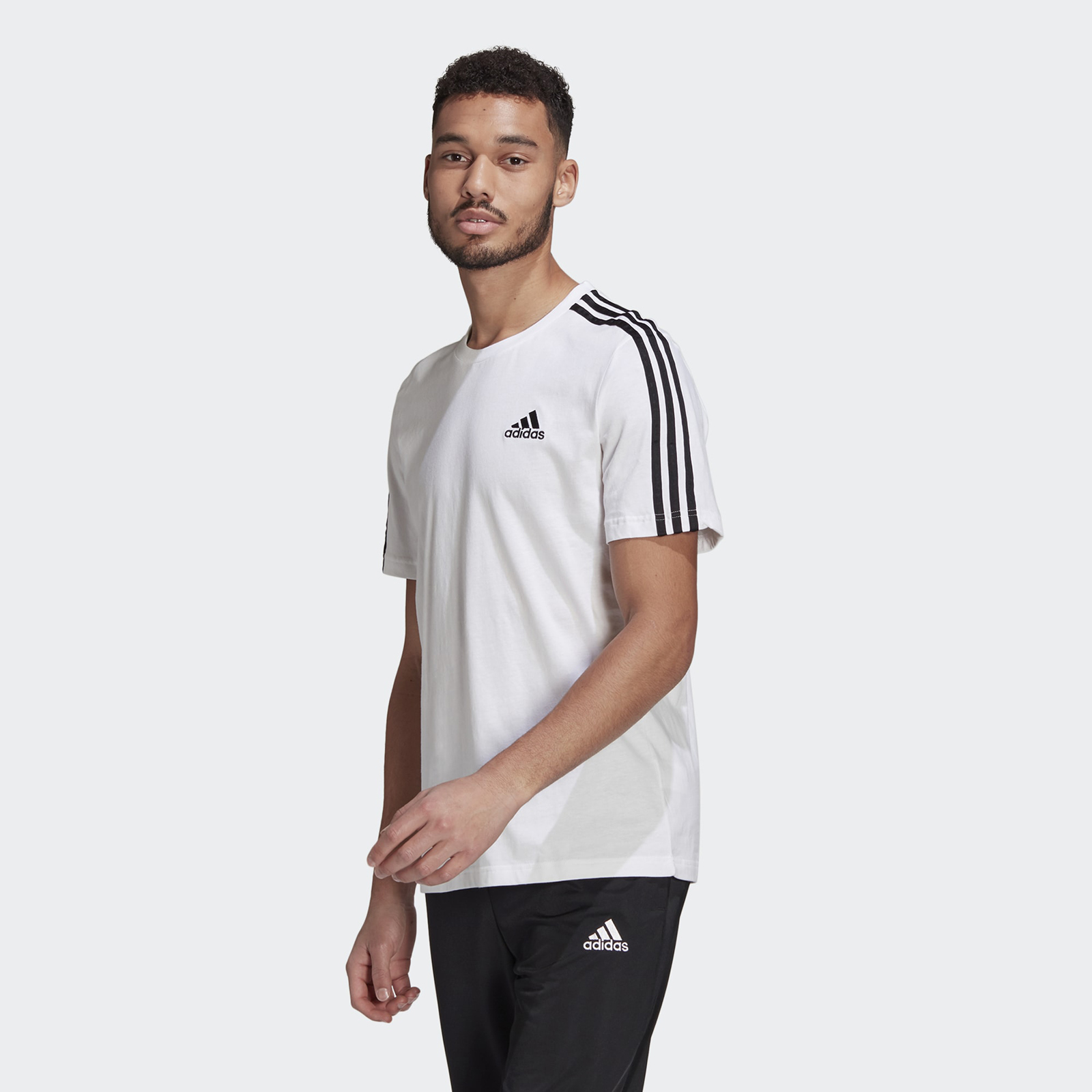 

Футболка мужская Adidas GL3733 белая M, GL3733