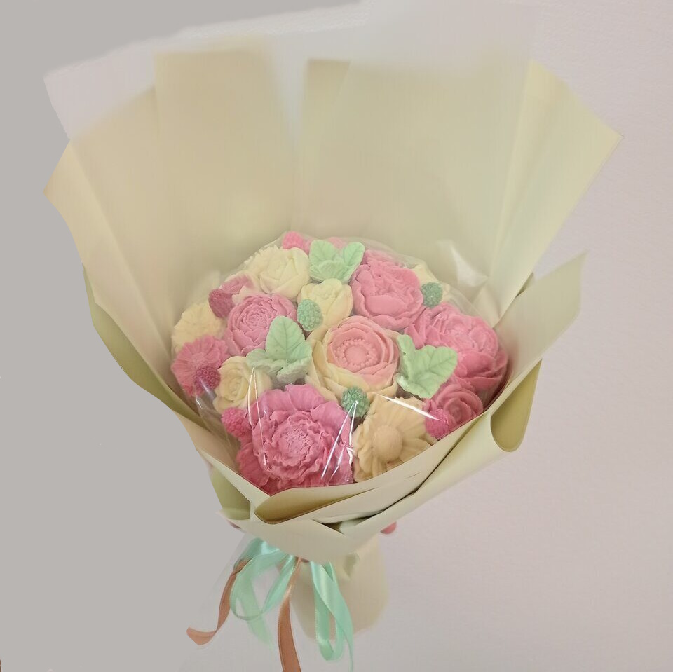 Букет ShokoTrendy цветов из шоколада, цвет розово-мятный, 400 г
