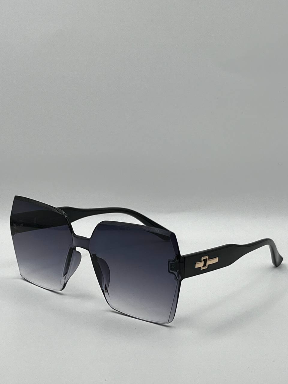 Солнцезащитные очки женские SunGold Бабочка-4 черные градиент